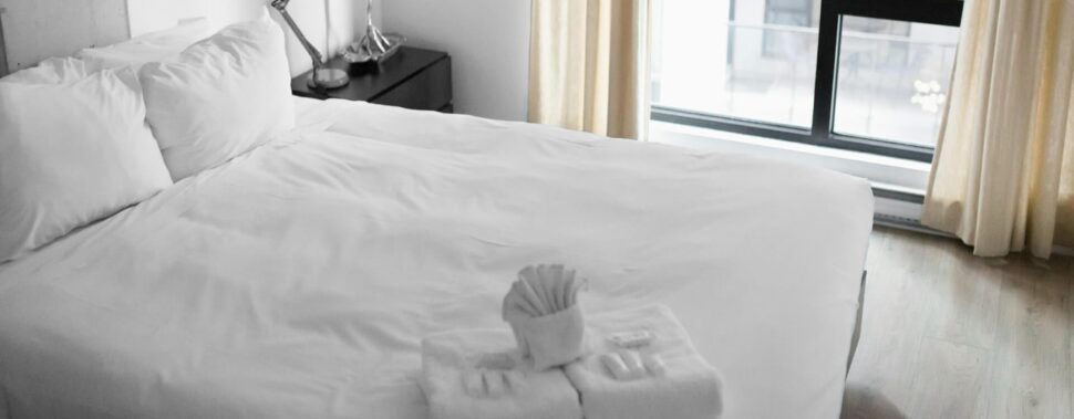 Commercial laundry services go far beyond simple cleaning, playing a crucial role in ensuring hygiene, customer satisfaction, and efficiency